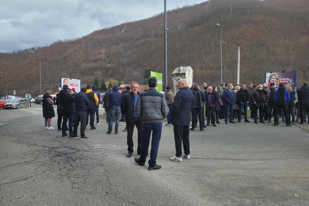 Maline nisu mogli prodati u Srbiji za očekivanu cijenu: Sa jučerašnjeg protesta, Foto: Jadranka Ćetković