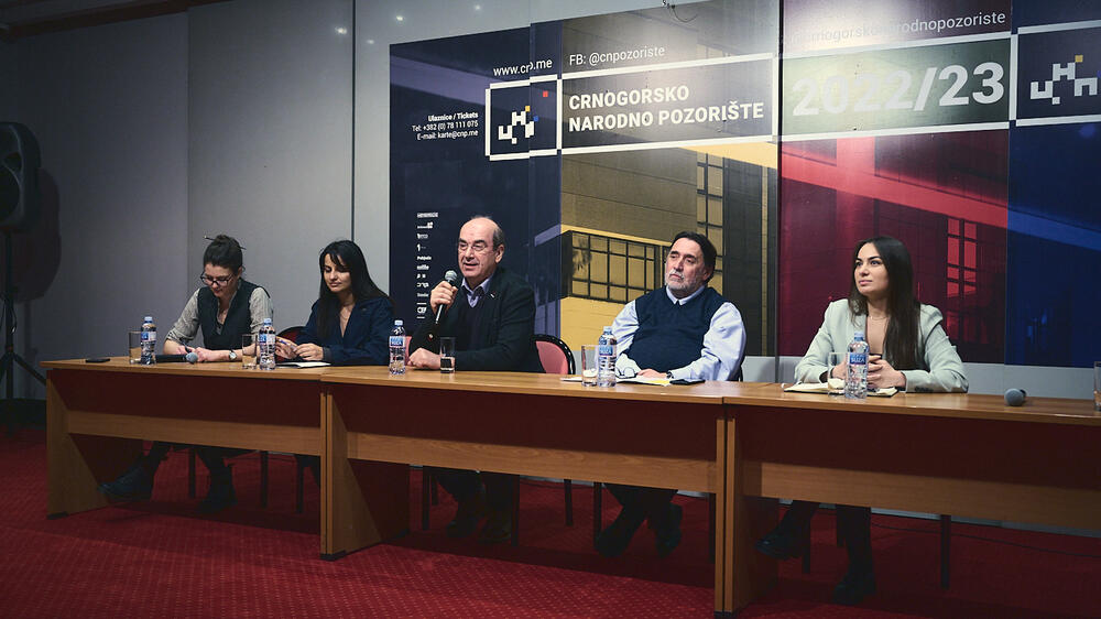 Sa konferencije za medije