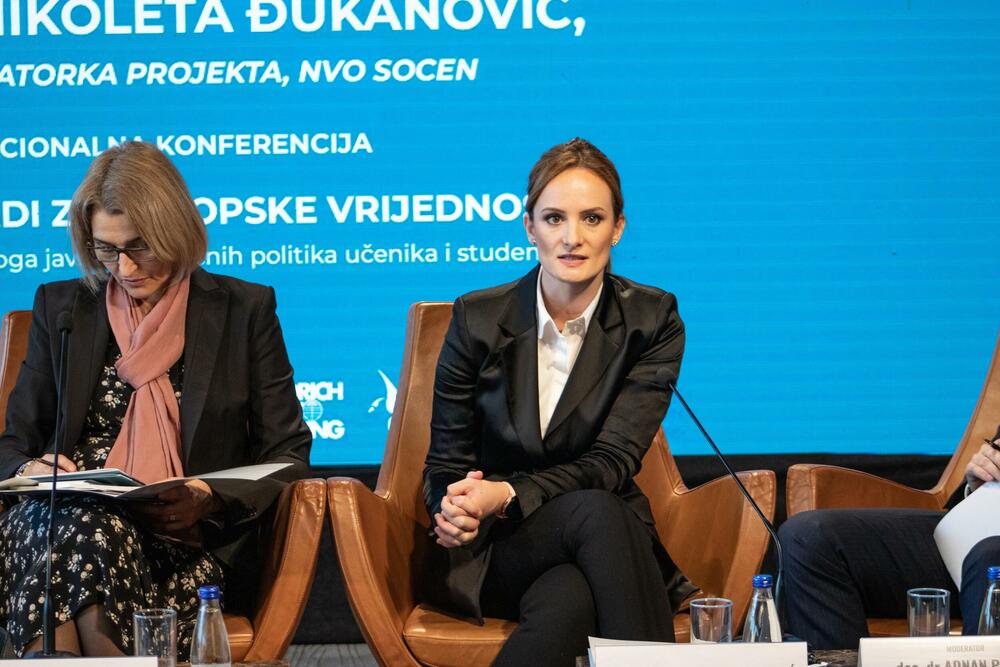 <p>"Crna Gora ulazi u Evropsku uniju (EU), i to jeste napor svih institucija sistema, ali to iziskuje i aktivne građane, uključujući i mlade, mladi treba da budu mnogo glasniji u artikulaciji svojih potreba, da ih češće potenciraju kako bi one došle u fokus donosilaca odluka", smatra Uljarević</p>