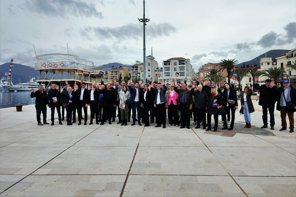 Milatović sa pristalicama u Tivtu, Foto: Siniša Luković