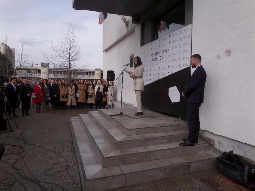 Svetlana Perović, dekanesa AF UCG, govori na svečanosti polaganja kamena temeljca dogradnje zgrade AF