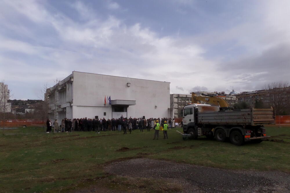 Sa svečanosti polaganja kamena temeljca dogradnje zgrade AF UCG, Foto: Borislav Vukićević