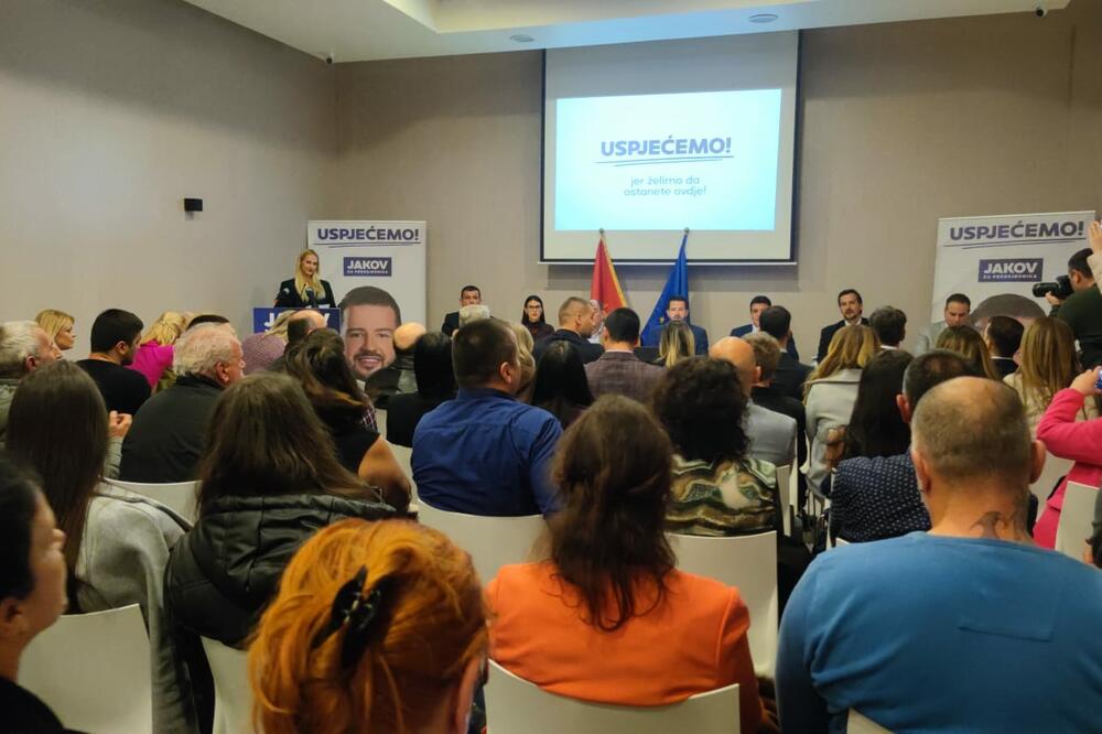 Sa tribine u Herceg Novom, Foto: Pokret Evropa sad