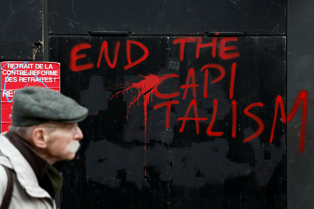 "Okončati kapitalizam" - grafit u Parizu protiv penzione reforme, Foto: Reuters