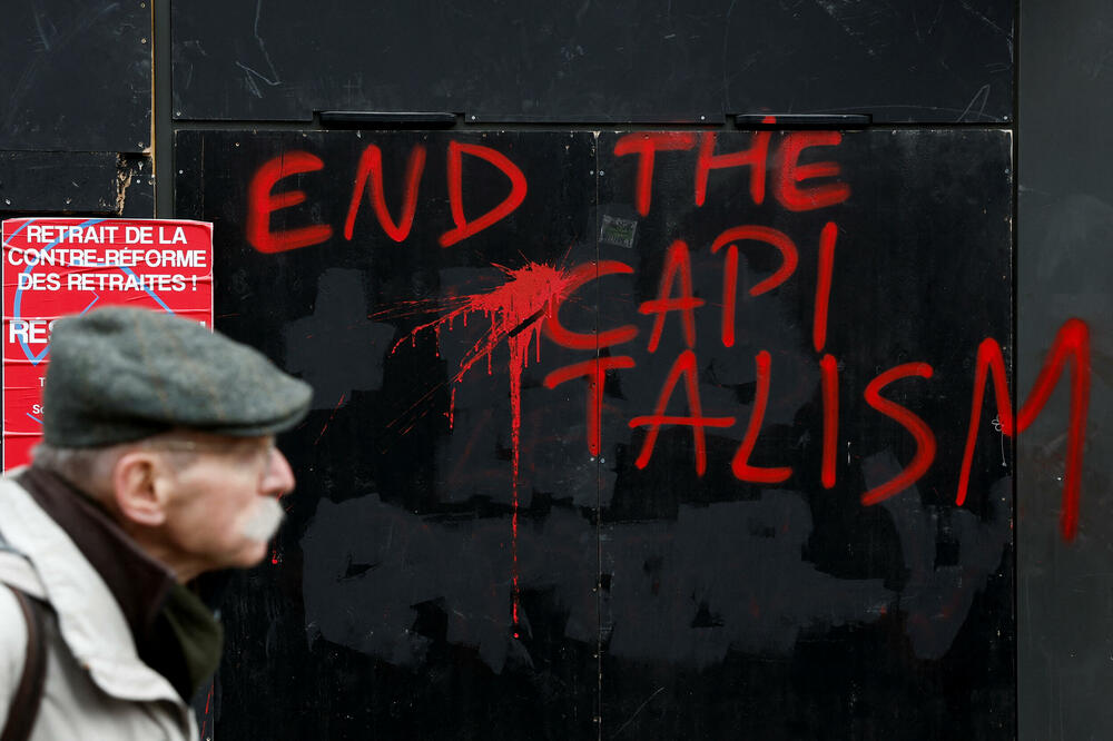 "Okončati kapitalizam" - grafit u Parizu protiv penzione reforme, Foto: Reuters