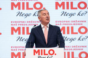 Đukanović: Prihvatam poziv Mandića na TV duel, misli da će mu...