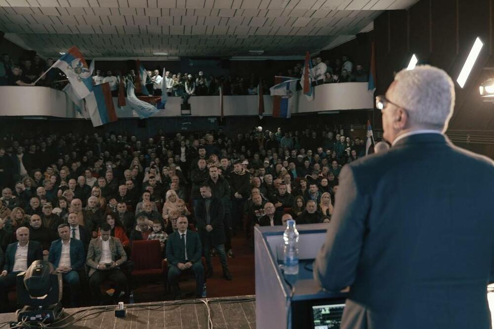Mandić tokom govora u Beranama, Foto: Demokratski front