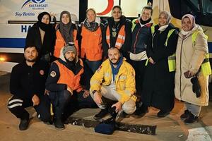 Braća Hodžić kao medicinski radnici pomagali žrtvama zemljotresa u...