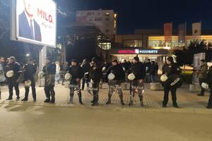 Grupa građana negodovala zbog promocije Milatovića u Nikšiću,...