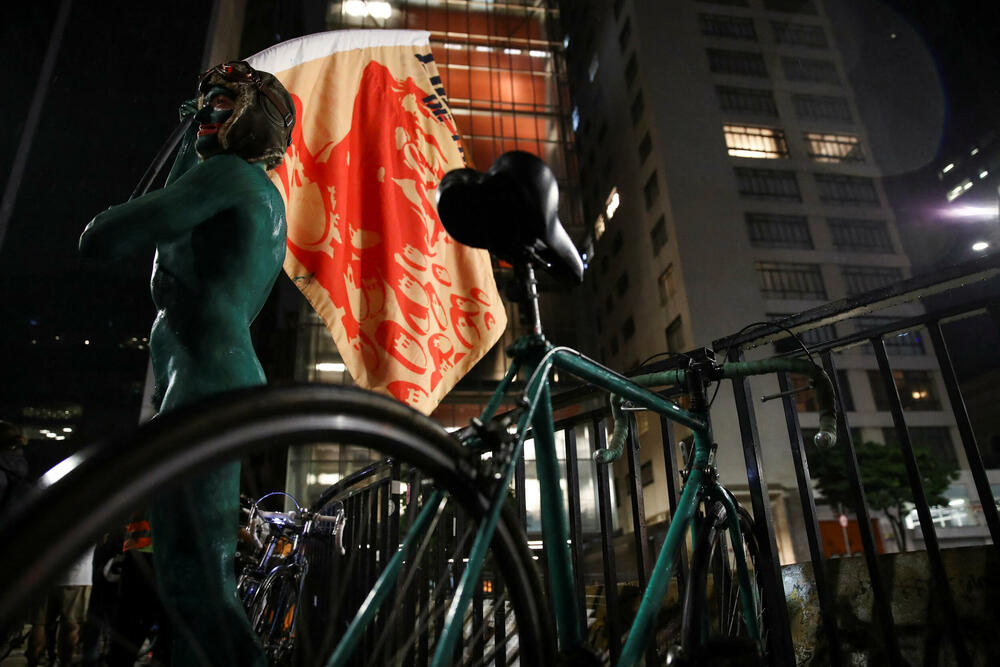 <p>Odazvali su se pozivu Pedalada Pelada (u slobodnom prevodu "slobodno bicikliranje"), brazilske verzije svjetskog pokreta "World Naked Bike" (Svjetski goli bicikl)</p>