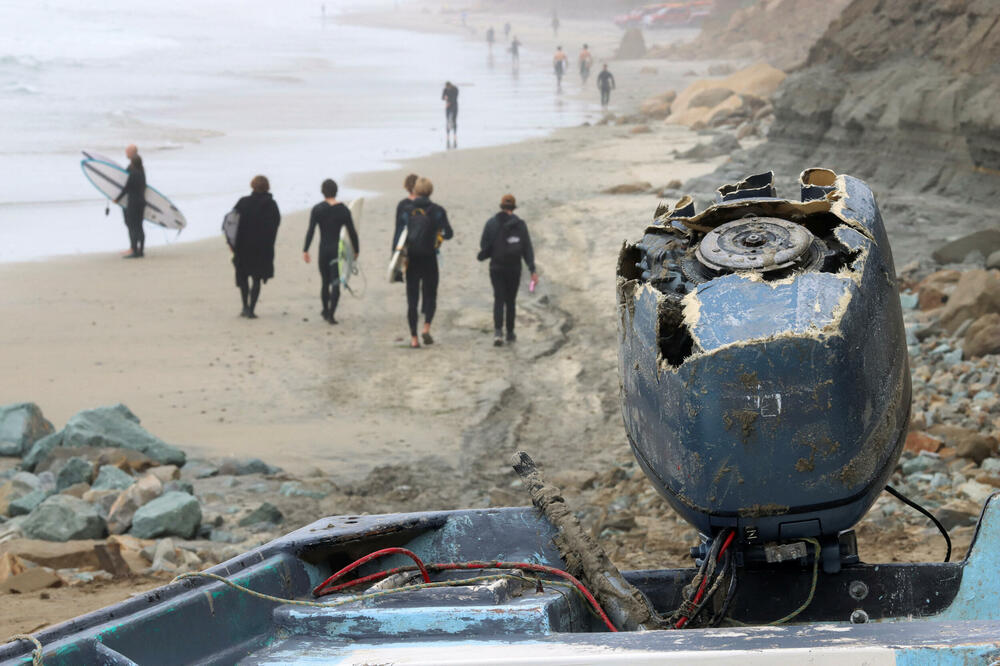 Oštećeni motor broda, Foto: Reuters