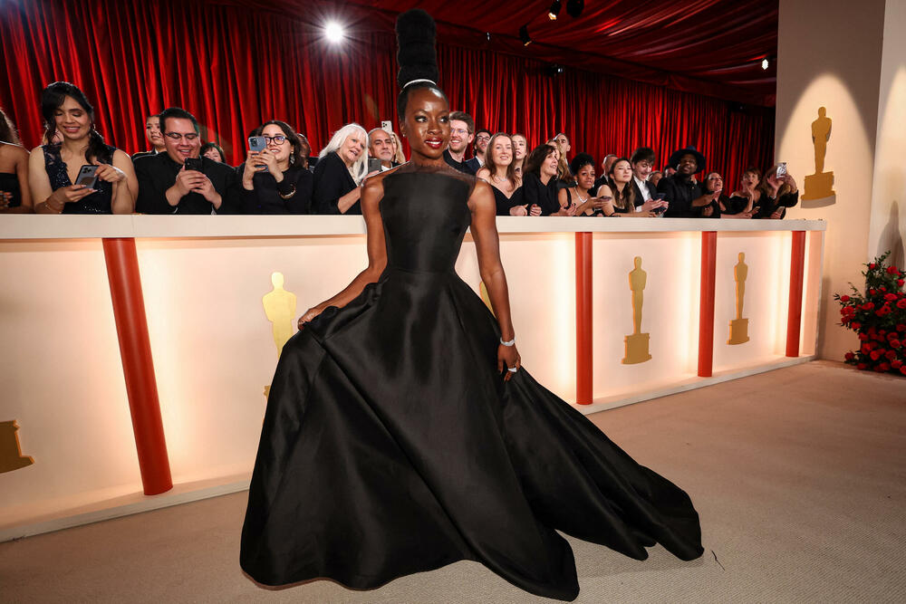 <p>Crveni tepih Oskara datira iz 1961. godine, kada je održana 33. dodjela Oskara u Santa Moniki. Večeras je promijenio boju</p>