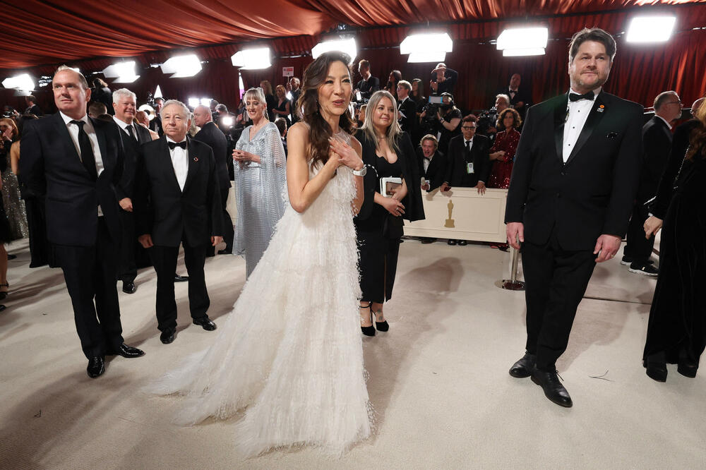 <p>Crveni tepih Oskara datira iz 1961. godine, kada je održana 33. dodjela Oskara u Santa Moniki. Večeras je promijenio boju</p>