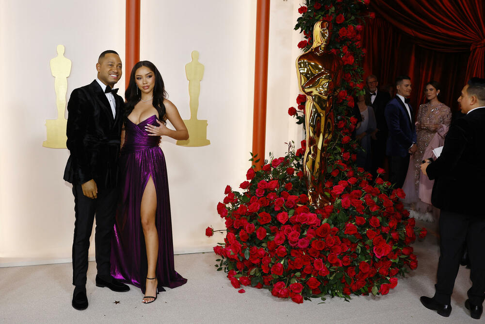 <p>Crveni tepih Oskara datira iz 1961. godine, kada je održana 33. dodjela Oskara u Santa Moniki. Večeras je promijenio boju</p>