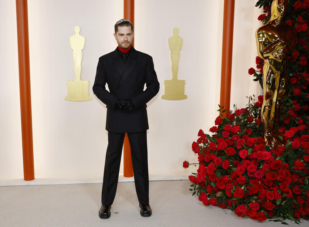 <p>Crveni tepih Oskara datira iz 1961. godine, kada je održana 33. dodjela Oskara u Santa Moniki. Večeras je promijenio boju</p>