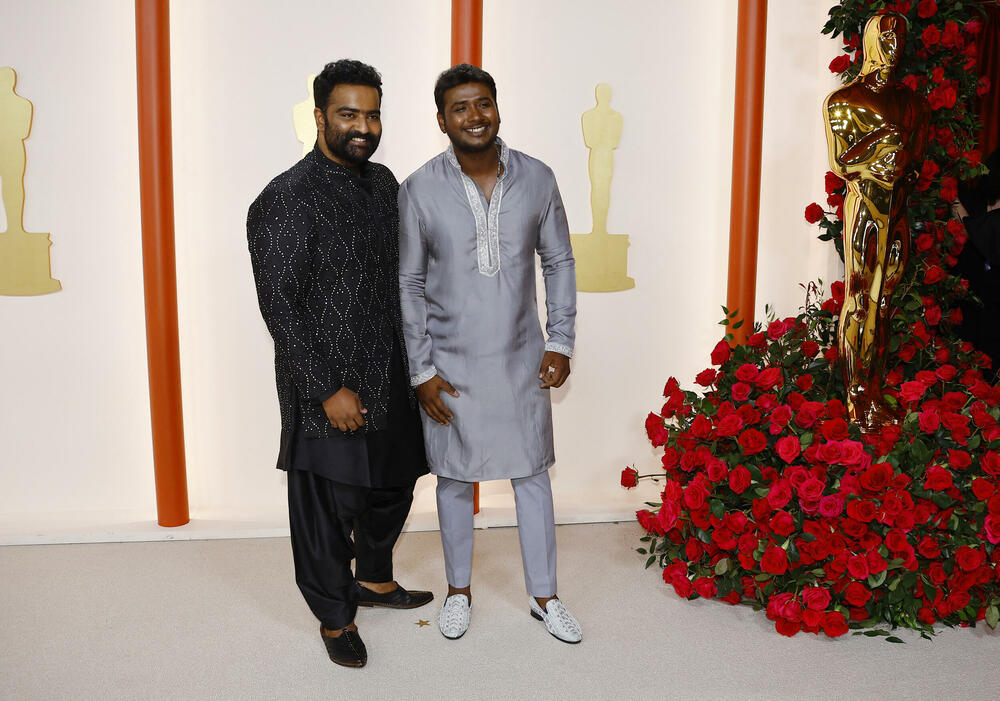 <p>Crveni tepih Oskara datira iz 1961. godine, kada je održana 33. dodjela Oskara u Santa Moniki. Večeras je promijenio boju</p>