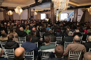 Bečić: Ovo nije samo borba, ovo je revolucija protiv loših ljudi