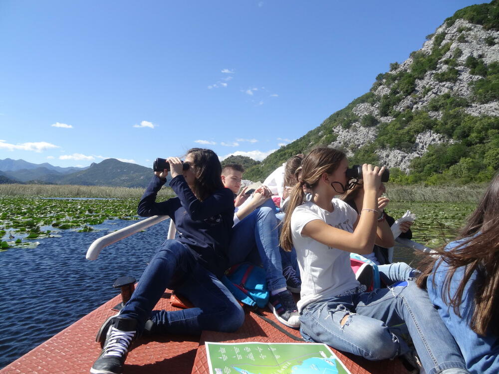 <p>Prošetajte edukativnim, planinarskim i pješačkim stazama, upoznajte jedinstven svijet izvorne ljepote, bogate kulturne baštine i atraktivne turističke ponude.</p>