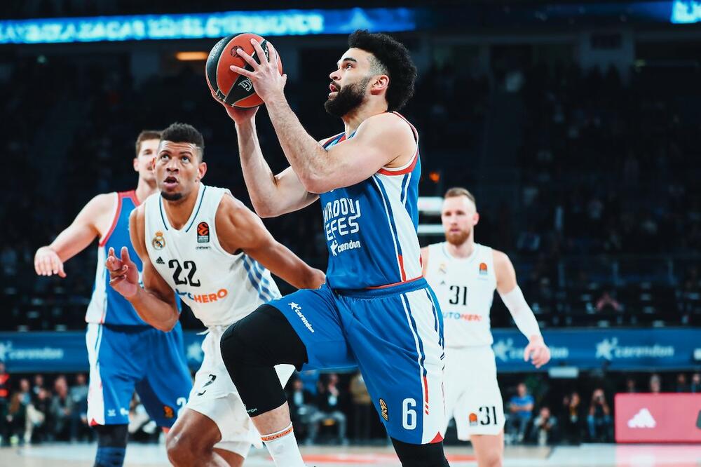 Ilajdža Brajant na večerašnjem meču, Foto: twitter.com/AnadoluEfesSK