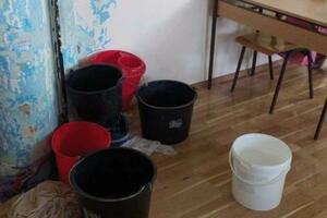 Prokišnjava krov u područnoj školi u Institutu Igalo: Voda do...