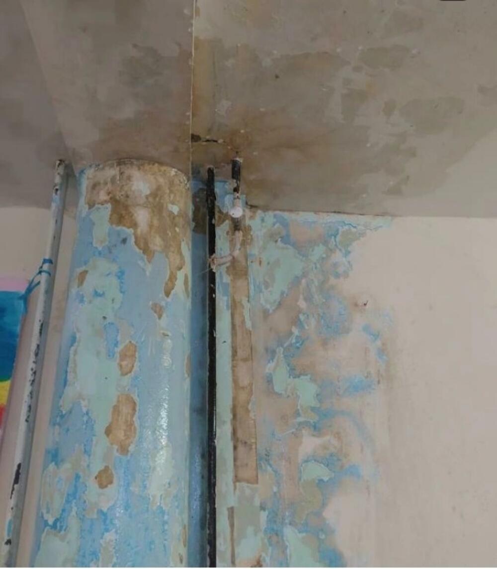 Opasnost od kontakta vode i elektroinstalacija u prostorijama