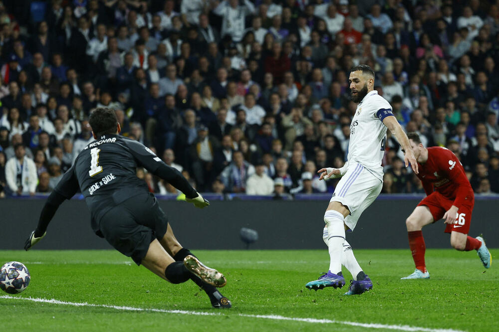 Karim Benzema daje jedini gol u Madridu, Foto: REUTERS/Susana Vera