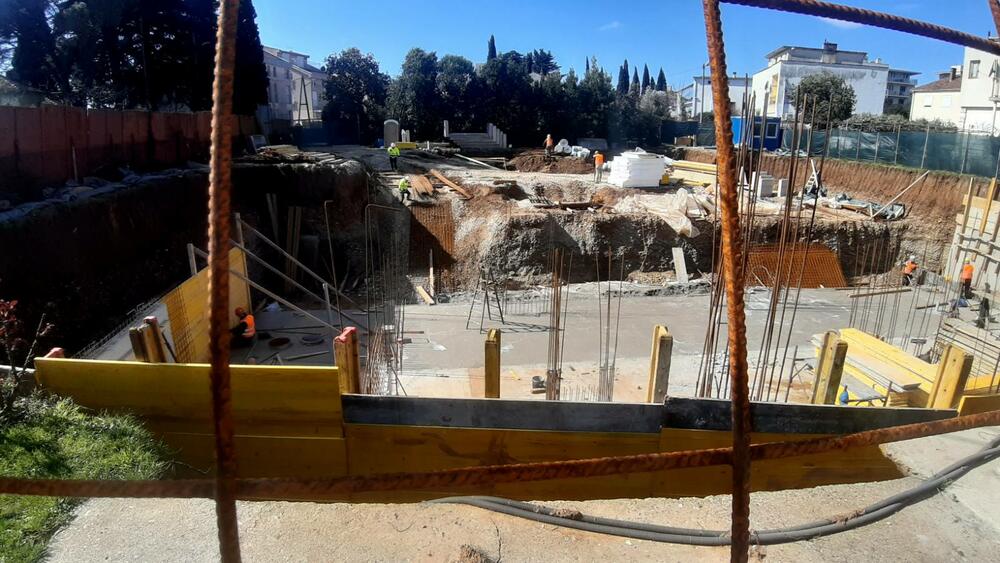 <p>Stanari traže hitno ukidanje saglasnosti resora ekologije, prostornog planiranja i urbanizma</p>