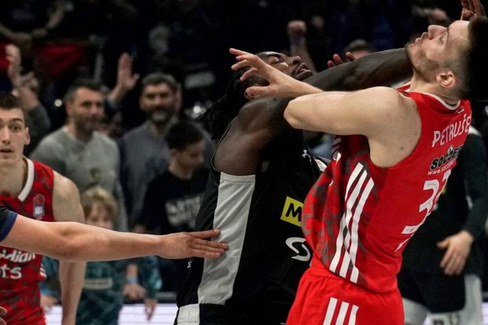 Ubrzno nakon posljednjeg zvuka sirene, Lesor je dva puta odgurnuo Petruševa, Foto: OLIVER BUNIC/AFP via Getty Images