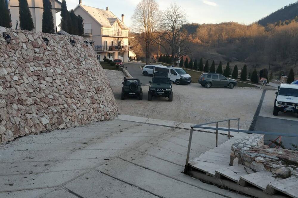 Policija danas ispred objekata Milovića, Foto: Biljana Nikolić