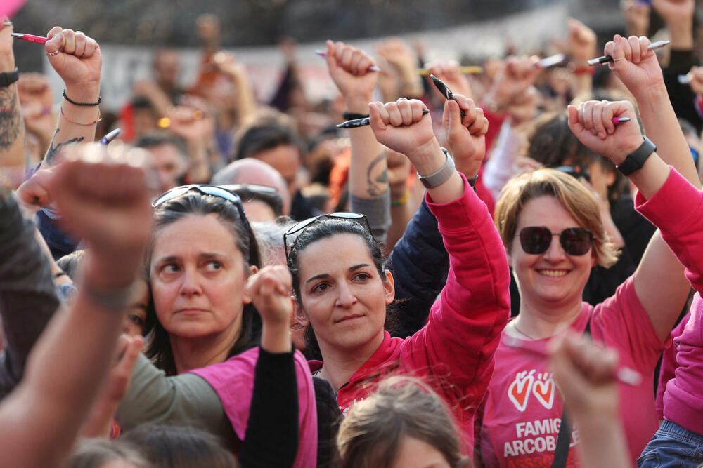 <p>Zajednice homoseksualnih parova legalizovane su u Italiji 2016. godine, ali je ostavljeno po strani pravo na usvajanje</p>