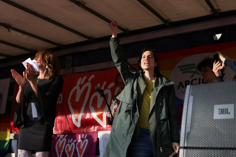 <p>Zajednice homoseksualnih parova legalizovane su u Italiji 2016. godine, ali je ostavljeno po strani pravo na usvajanje</p>