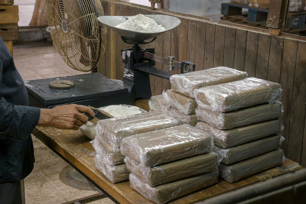 Grupa odbjeglog policajca Ljuba Milovića navodno prošvercovala najmanje tri tone kokaina (ilustracija), Foto: Shutterstock