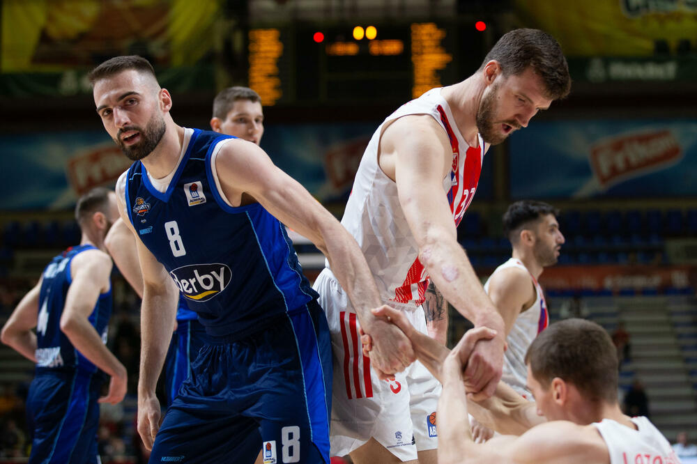 Emir Hadžibegović na večerašnjem meču, Foto: KK Crvena zvezda/Đorđe Kostić