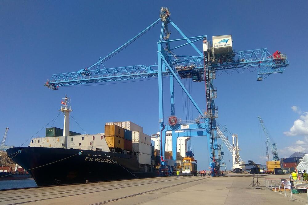 Akumulirani gubitak prešao cifru od 36 miliona eura: “Port of Adria”, Foto: Radomir Petrić/Arhiva Vijesti