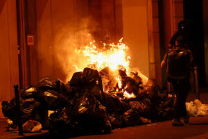 Revoltirani građani Pariza palili kontejnere, najmanje 70 uhapšenih