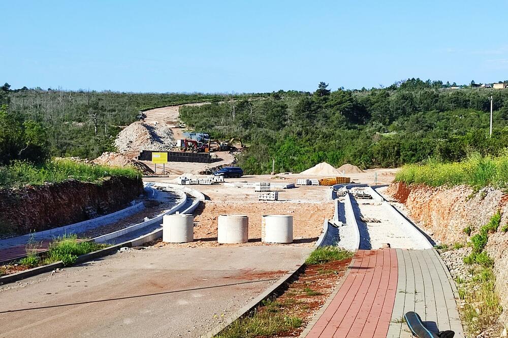 Gradilište kružnog toka na MR2 saobraćajnici, Foto: Siniša Luković
