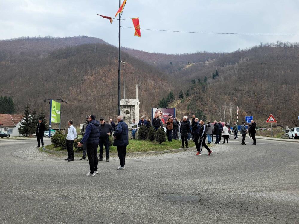 <p>Malinari danas u 12 sati blokirali kružni tok u mjestu Ribarevine</p>