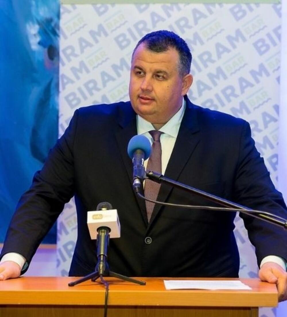 Radomir Novaković Cakan pomogao u proizvodima u vrijednosti od 300 eura