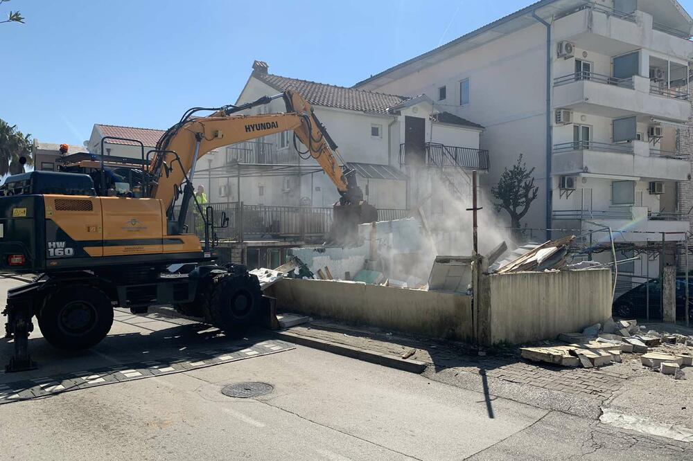 Rušenje objekta, Foto: Vuk Lajović