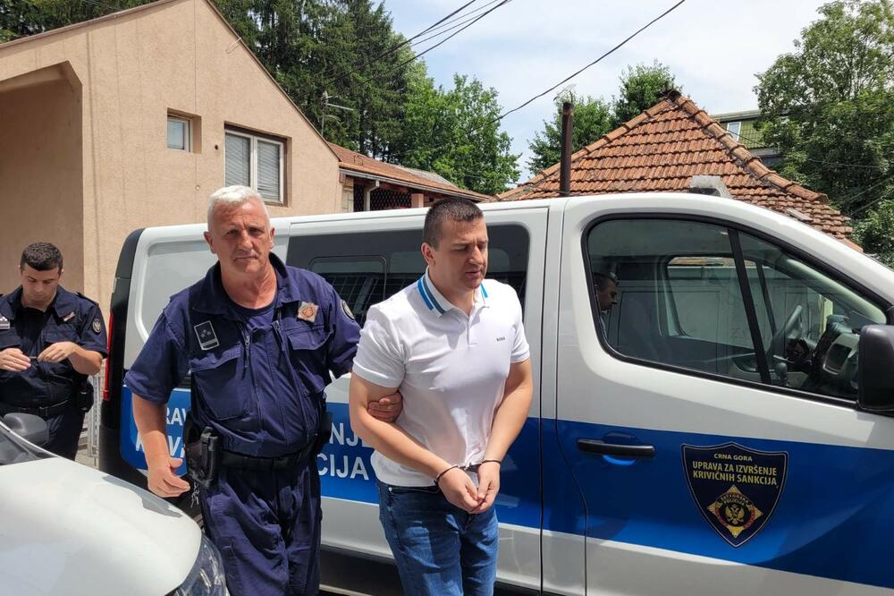 Adisa Muratovića sprovode na suđenje, Foto: Jadranka Ćetković