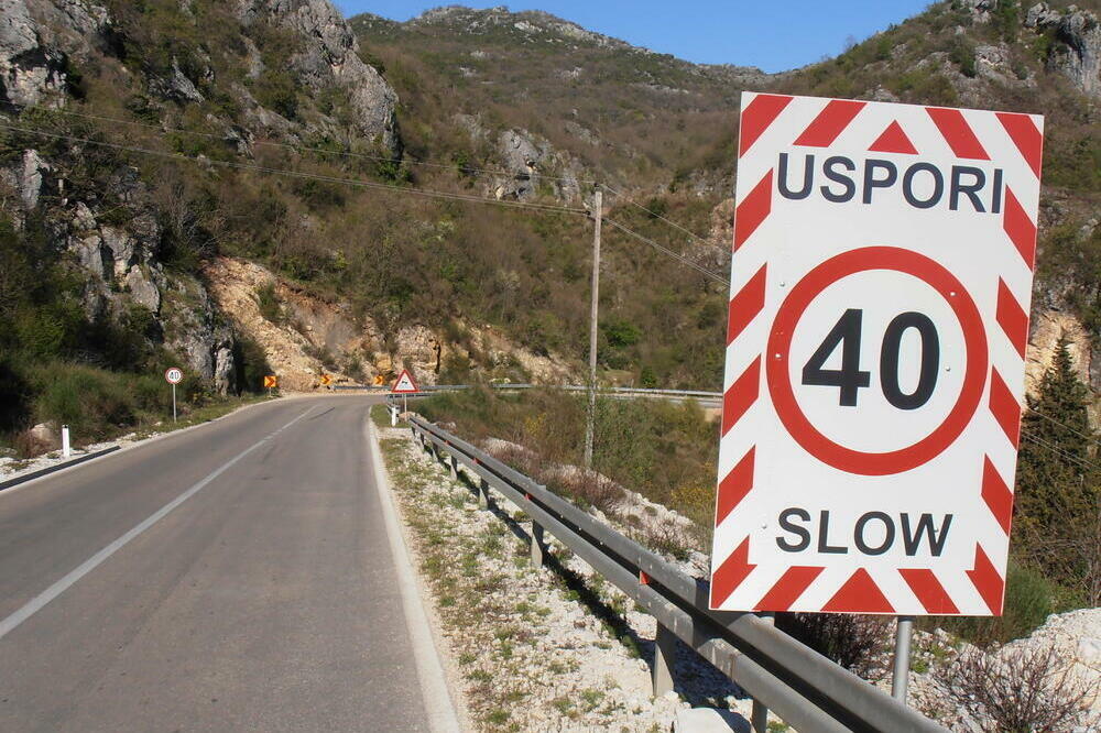 Država smatra da nije poštovan Zakon o budžetu: Put Meljine-Petijevići, Foto: Boris Pejović