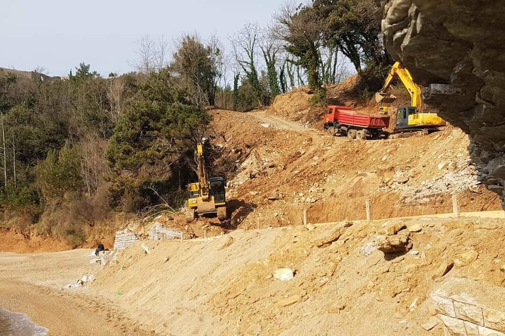 Raskopan put kroz šumu kod plaže Mogren II, Foto: Privatna arhiva