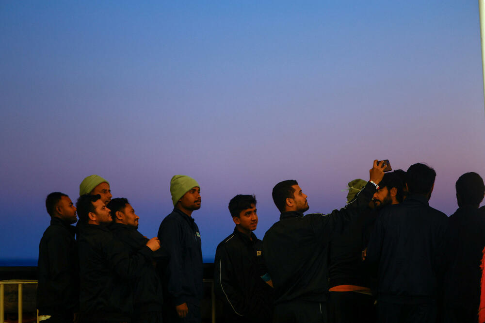 Neki od migranata iz Afrike na spasilačkom brodu, Foto: REUTERS