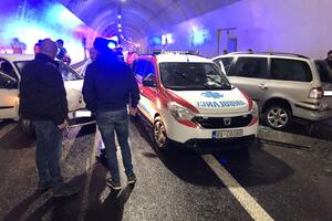 Udes u tunelu na auto-putu, povrijeđena jedna osoba
