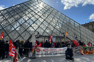 Demonstranti u Parizu blokirali ulaz u Luvr