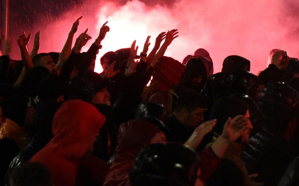 <p>Sve je spremno za veliki derbi</p>