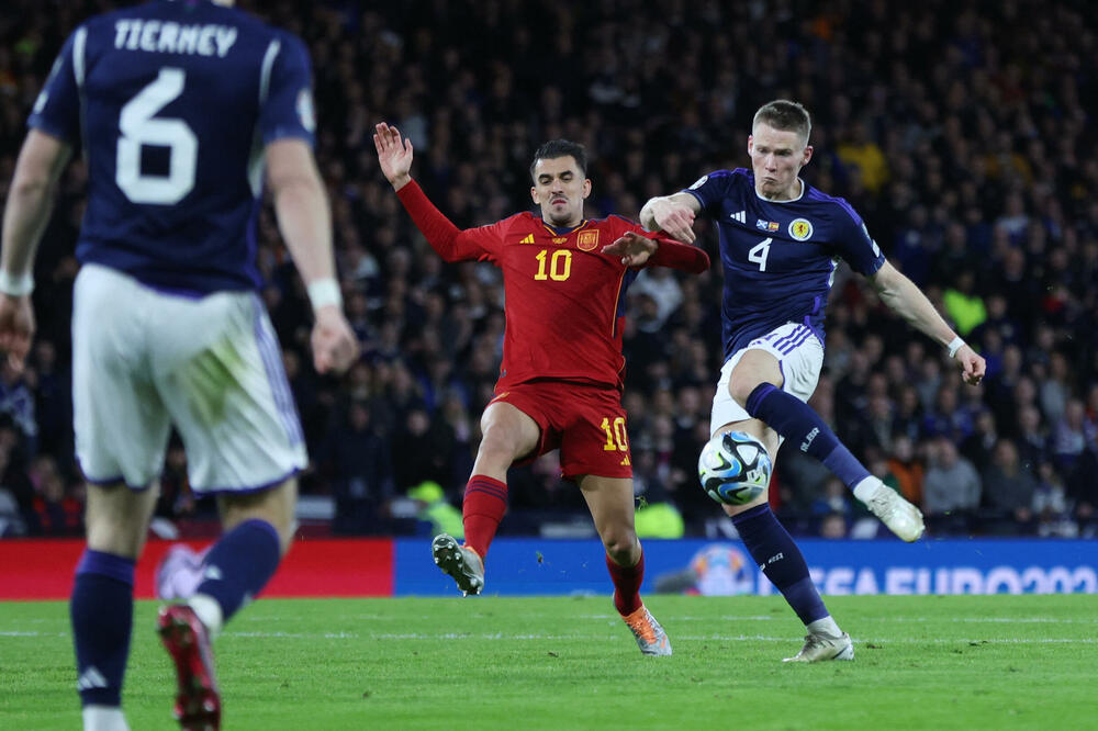 Skot Mektominej daje svoj drugi gol protiv Španije, Foto: Reuters/Lee Smith