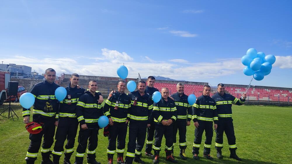 <p>Plavi baloni koji su otišli u nebo nosili su samo jednu poruku – različitosti nas čine boljim ljudima, a djeca i osobe sa invaliditetom žele samo da budu vidljivi</p>