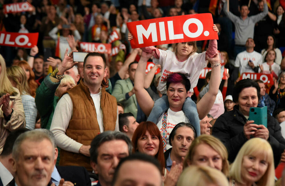 <p>"Rezultat ovih izbora opredijeliće pravac budućeg razvoja naše države. Mi 2. aprila biramo između nastavka evropskog puta Crne Gore i pokušaja da joj se nametne promjena strateškog kursa“, rekao je Đukanović<br /> </p>