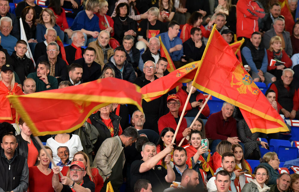 <p>"Rezultat ovih izbora opredijeliće pravac budućeg razvoja naše države. Mi 2. aprila biramo između nastavka evropskog puta Crne Gore i pokušaja da joj se nametne promjena strateškog kursa“, rekao je Đukanović<br /> </p>